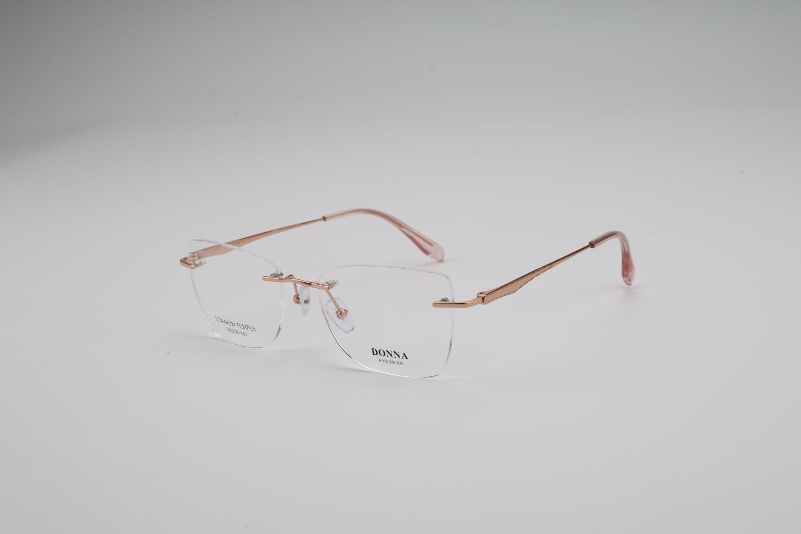Donna 7009, C3