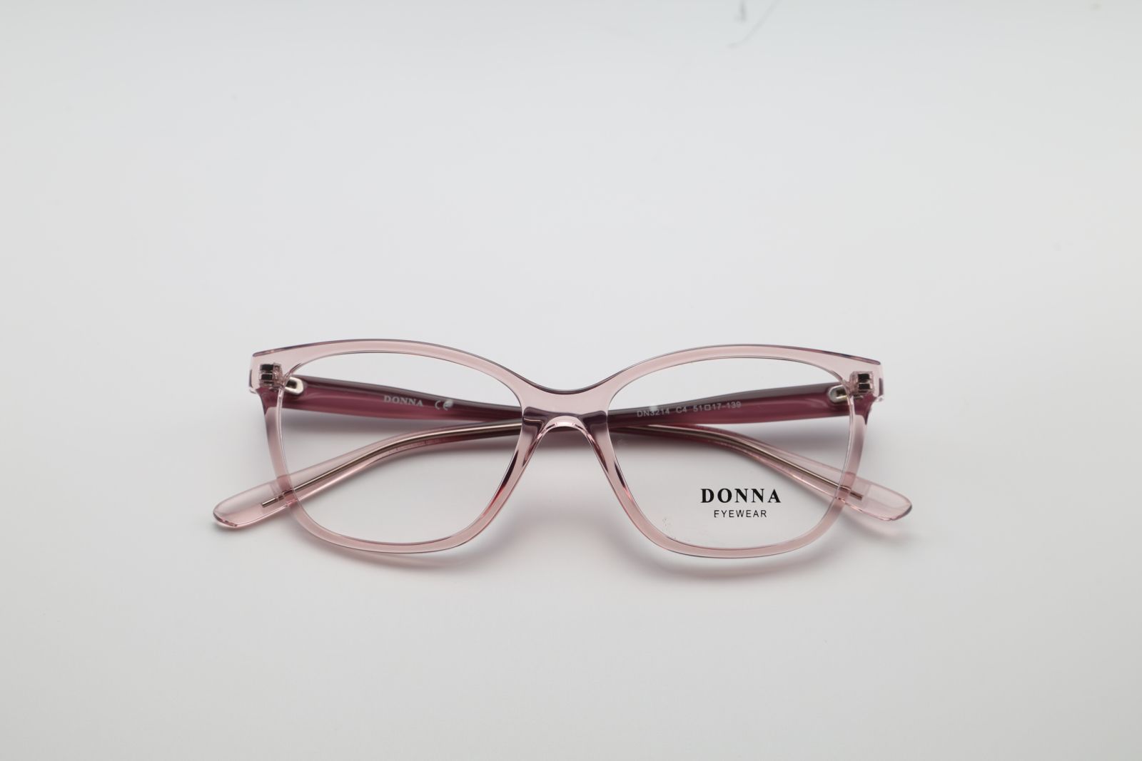 Donna 3214, C4
