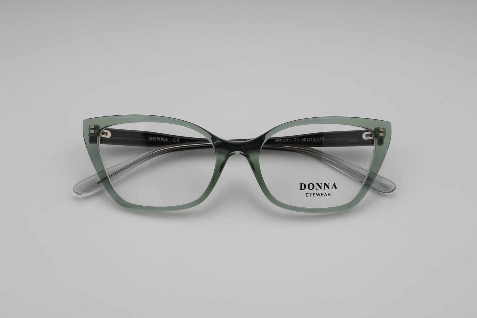 Donna 3213, C4
