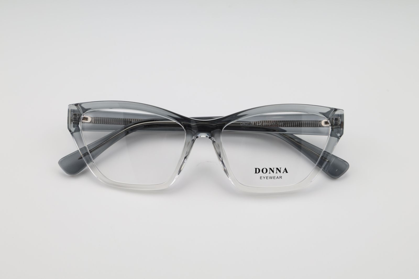 Donna 3128, C4