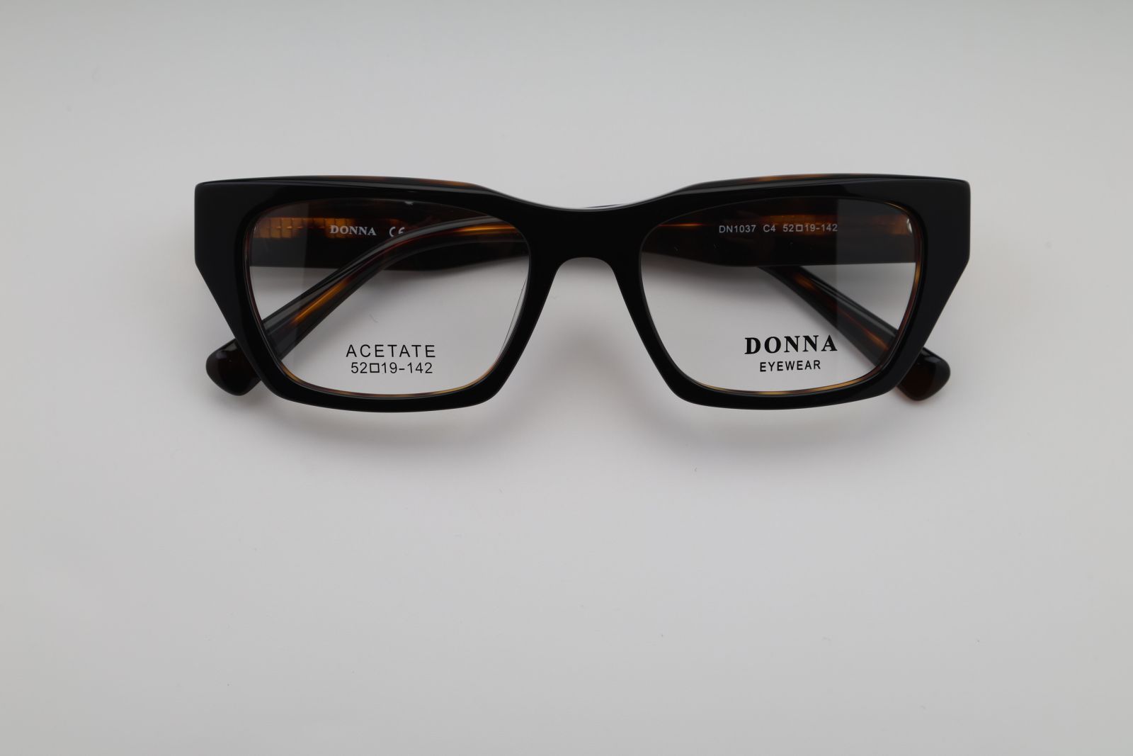 Donna 1037, C4