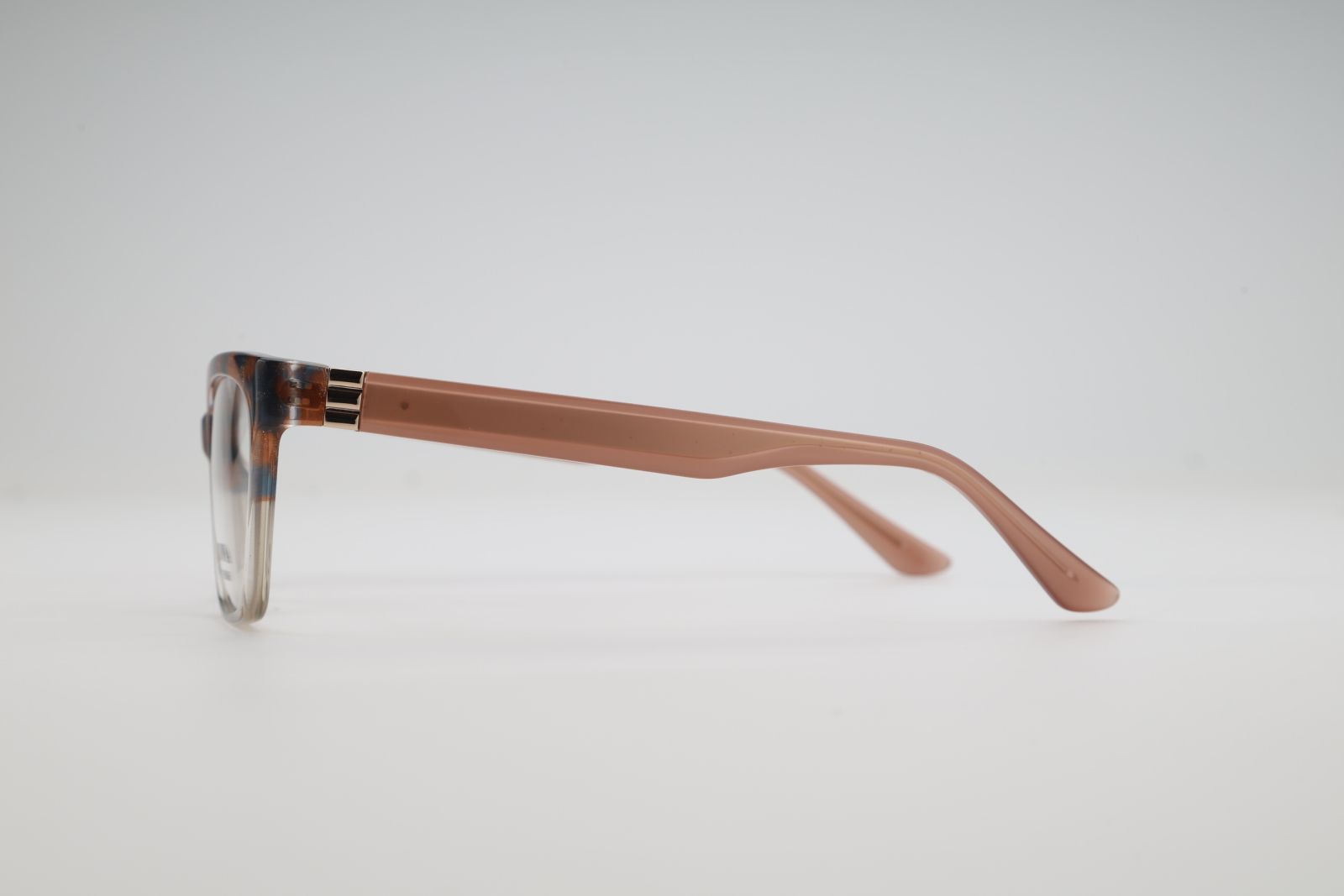 Donna 1035, C4