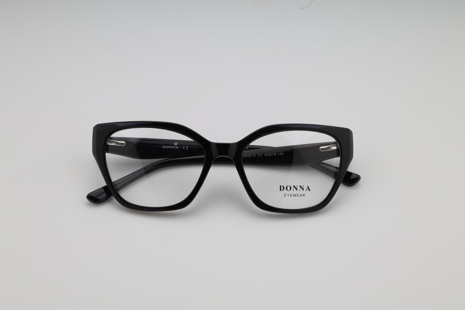 Donna 3210, C1
