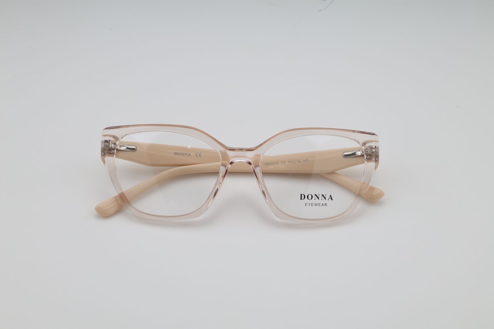 Donna 3210, C2