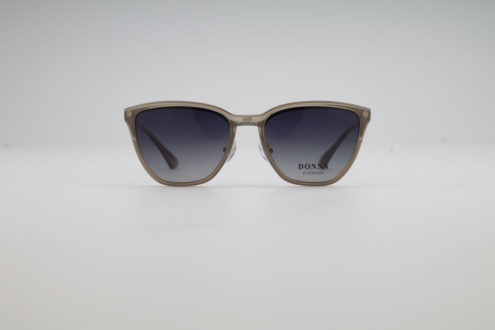 Donna 3206, C5