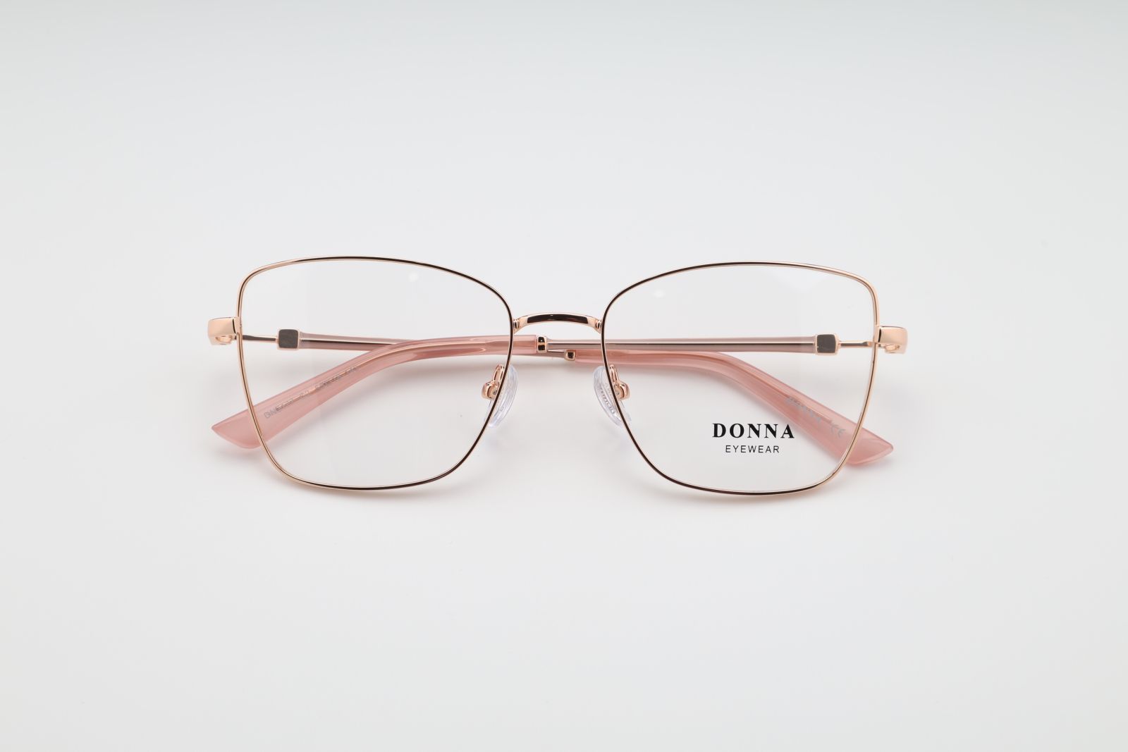 Donna 3177, C2